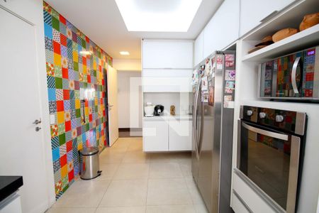 Apartamento à venda com 204m², 3 quartos e 4 vagas Apartamento à venda com 204m², 3 quartos e 4 vagasCozinha