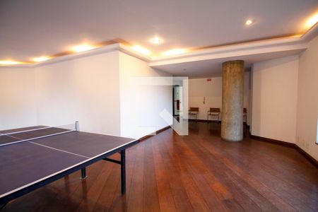 Apartamento à venda com 204m², 3 quartos e 4 vagas Apartamento à venda com 204m², 3 quartos e 4 vagasÁrea Comum - Salão de Jogos