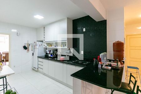 Apartamento à venda com 150m², 4 quartos e 2 vagas Apartamento à venda com 150m², 4 quartos e 2 vagasCozinha