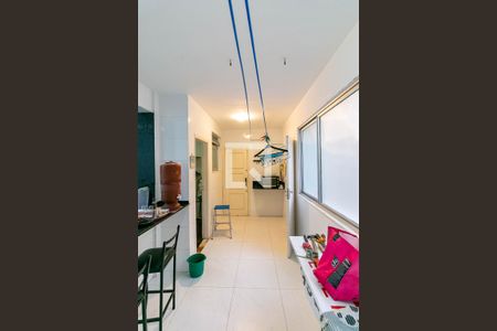 Apartamento à venda com 150m², 4 quartos e 2 vagas Apartamento à venda com 150m², 4 quartos e 2 vagasÁrea de serviço