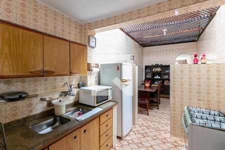Casa à venda com 360m², 4 quartos e 2 vagas Casa à venda com 360m², 4 quartos e 2 vagasCozinha