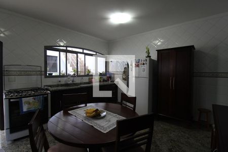 Casa à venda com 194m², 5 quartos e 2 vagasCozinha