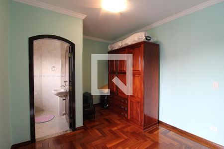 Casa à venda com 194m², 5 quartos e 2 vagasSuíte 2