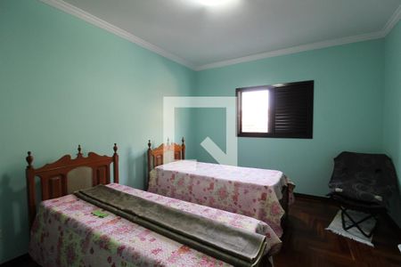 Casa à venda com 194m², 5 quartos e 2 vagasQuarto 3