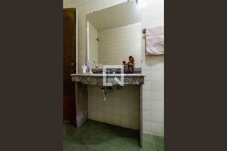 Casa à venda com 360m², 4 quartos e 2 vagas Casa à venda com 360m², 4 quartos e 2 vagasBanheiro social