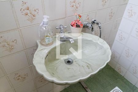 Casa à venda com 360m², 4 quartos e 2 vagas Casa à venda com 360m², 4 quartos e 2 vagasBanheiro da suíte