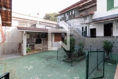 Casa à venda com 360m², 4 quartos e 2 vagas Casa à venda com 360m², 4 quartos e 2 vagasÁrea gourmet