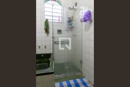 Casa à venda com 360m², 4 quartos e 2 vagas Casa à venda com 360m², 4 quartos e 2 vagasBanheiro social