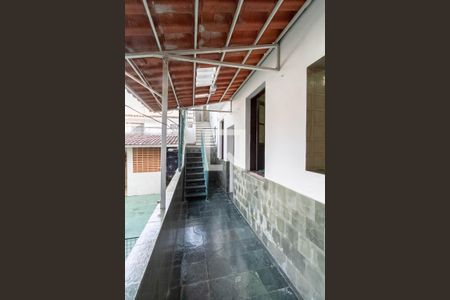 Casa à venda com 360m², 4 quartos e 2 vagas Casa à venda com 360m², 4 quartos e 2 vagasQuintal