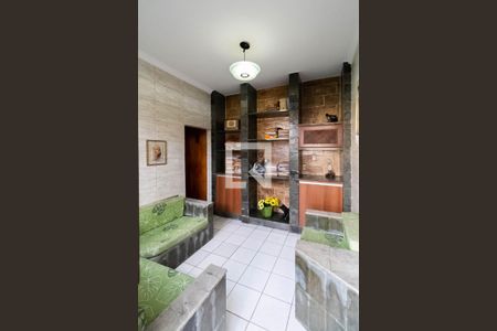 Casa à venda com 360m², 4 quartos e 2 vagas Casa à venda com 360m², 4 quartos e 2 vagasCasa externa - Sala