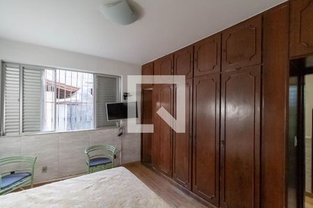 Casa à venda com 360m², 4 quartos e 2 vagas Casa à venda com 360m², 4 quartos e 2 vagasSuíte