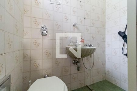 Casa à venda com 360m², 4 quartos e 2 vagas Casa à venda com 360m², 4 quartos e 2 vagasBanheiro da suíte
