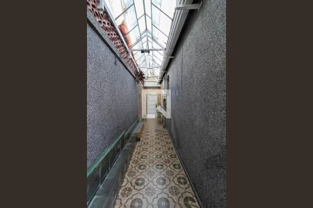 Casa à venda com 360m², 4 quartos e 2 vagas Casa à venda com 360m², 4 quartos e 2 vagasCorredor