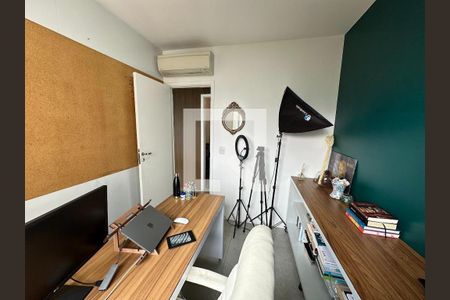 Apartamento para alugar com 131m², 4 quartos e 2 vagas