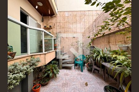 Apartamento à venda com 90m², 3 quartos e 2 vagas Apartamento à venda com 90m², 3 quartos e 2 vagasQuintal