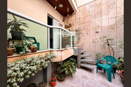 Apartamento à venda com 90m², 3 quartos e 2 vagas Apartamento à venda com 90m², 3 quartos e 2 vagasQuintal