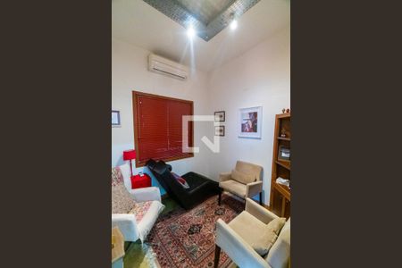 Casa à venda com 500m², 6 quartos e 2 vagasCasa 1 - Escritório 2