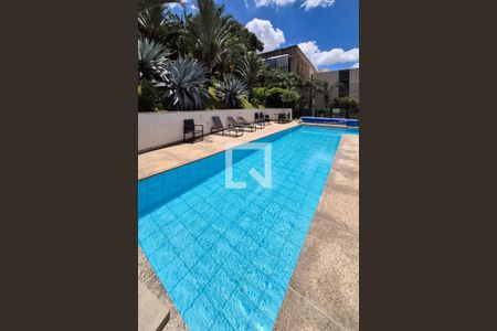 Apartamento à venda com 185m², 4 quartos e 3 vagas Apartamento à venda com 185m², 4 quartos e 3 vagasÁrea comum - Piscina