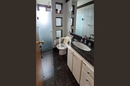 Apartamento à venda com 185m², 4 quartos e 3 vagas Apartamento à venda com 185m², 4 quartos e 3 vagasBanheiro