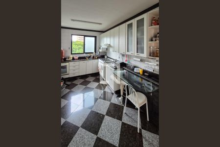 Apartamento à venda com 185m², 4 quartos e 3 vagas Apartamento à venda com 185m², 4 quartos e 3 vagasCozinha