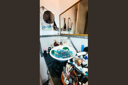 Apartamento à venda com 108m², 2 quartos e 2 vagasBanheiro