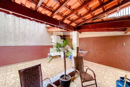 Casa à venda com 70m², 2 quartos e 2 vagasÁrea externa