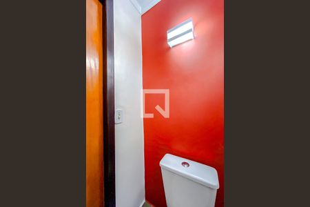 Casa à venda com 70m², 2 quartos e 2 vagasLavabo