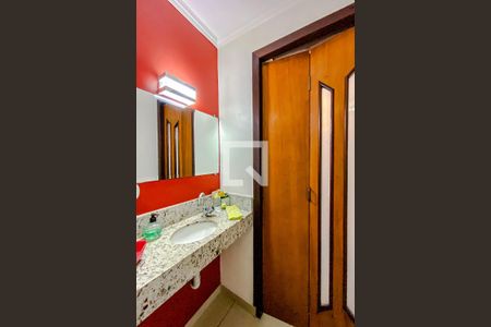 Casa à venda com 70m², 2 quartos e 2 vagasLavabo