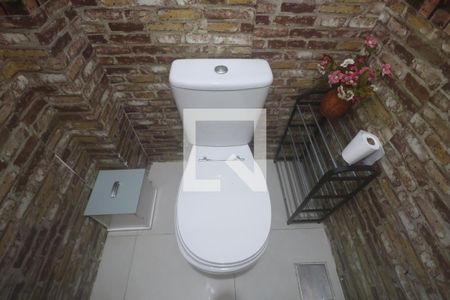 Casa de condomínio à venda com 151m², 3 quartos e 2 vagasLavabo