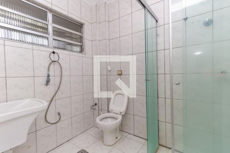 banheiro de kitnet/studio para alugar com 1 quarto, 32m² em Liberdade, São Paulo