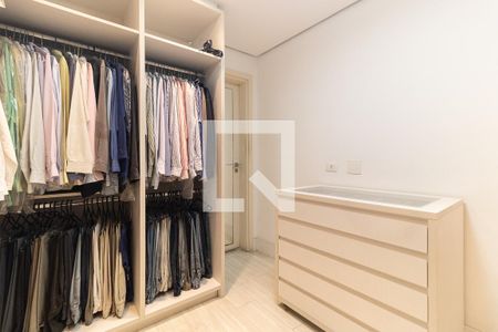 Apartamento para alugar com 241m², 3 quartos e 3 vagas Apartamento para alugar com 241m², 3 quartos e 3 vagasCloset da Suíte 1
