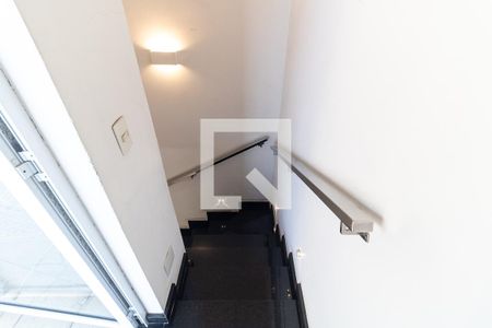 Apartamento para alugar com 241m², 3 quartos e 3 vagas Apartamento para alugar com 241m², 3 quartos e 3 vagasEscada