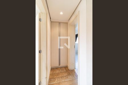 Apartamento para alugar com 241m², 3 quartos e 3 vagas Apartamento para alugar com 241m², 3 quartos e 3 vagasCorredor