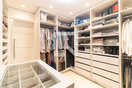 Apartamento para alugar com 241m², 3 quartos e 3 vagas Apartamento para alugar com 241m², 3 quartos e 3 vagasCloset da Suíte 1