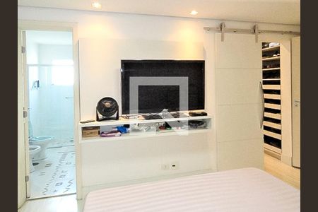 Apartamento para alugar com 241m², 3 quartos e 3 vagas Apartamento para alugar com 241m², 3 quartos e 3 vagasSuíte 1