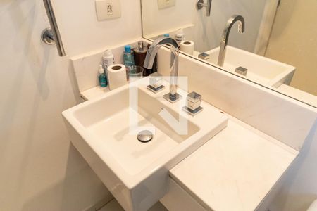 Apartamento para alugar com 241m², 3 quartos e 3 vagas Apartamento para alugar com 241m², 3 quartos e 3 vagasBanheiro da Suíte 2