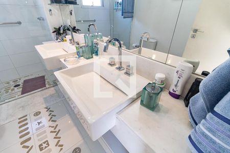 Apartamento para alugar com 241m², 3 quartos e 3 vagas Apartamento para alugar com 241m², 3 quartos e 3 vagasBanheiro 1 da Suíte 1