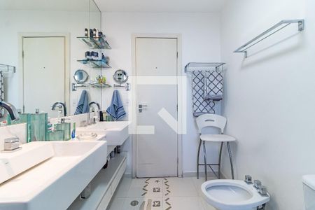 Apartamento para alugar com 241m², 3 quartos e 3 vagas Apartamento para alugar com 241m², 3 quartos e 3 vagasBanheiro 1 da Suíte 1