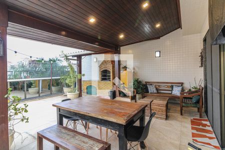 Apartamento à venda com 200m², 4 quartos e 3 vagas Apartamento à venda com 200m², 4 quartos e 3 vagasTerraço