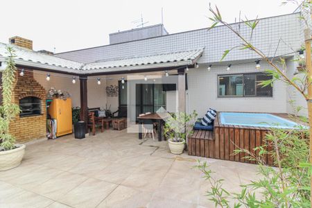 Apartamento à venda com 200m², 4 quartos e 3 vagas Apartamento à venda com 200m², 4 quartos e 3 vagasTerraço