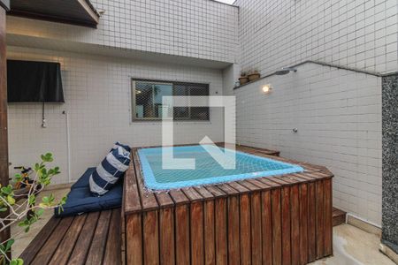 Apartamento à venda com 200m², 4 quartos e 3 vagas Apartamento à venda com 200m², 4 quartos e 3 vagasTerraço