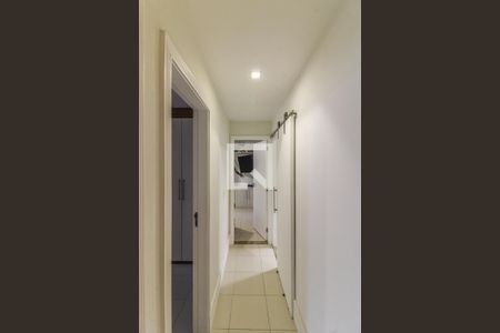 Apartamento à venda com 200m², 4 quartos e 3 vagas Apartamento à venda com 200m², 4 quartos e 3 vagasCorredor