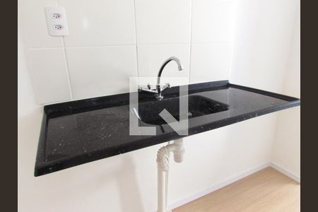 Cozinha de apartamento para alugar com 2 quartos, 42m² em Parque Arariba, São Paulo