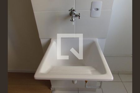 Área de Serviço de apartamento para alugar com 2 quartos, 42m² em Parque Arariba, São Paulo