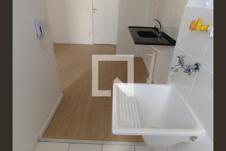 Cozinha e Área de Serviço de apartamento para alugar com 2 quartos, 42m² em Parque Arariba, São Paulo