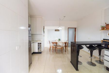 Casa à venda com 220m², 3 quartos e 4 vagas Casa à venda com 220m², 3 quartos e 4 vagasCozinha