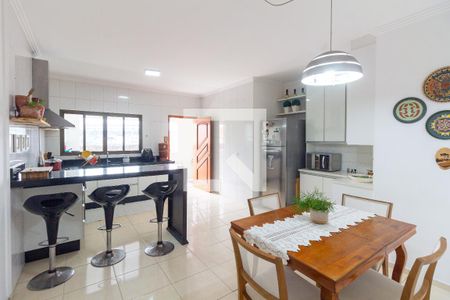 Casa à venda com 220m², 3 quartos e 4 vagas Casa à venda com 220m², 3 quartos e 4 vagasCozinha