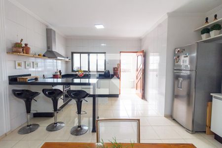 Casa à venda com 220m², 3 quartos e 4 vagas Casa à venda com 220m², 3 quartos e 4 vagasCozinha