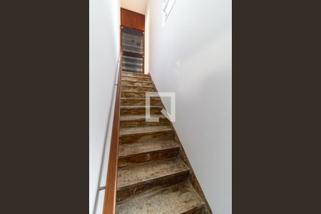 Casa à venda com 464m², 3 quartos e 4 vagasEscada