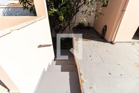 Casa à venda com 464m², 3 quartos e 4 vagasEscada